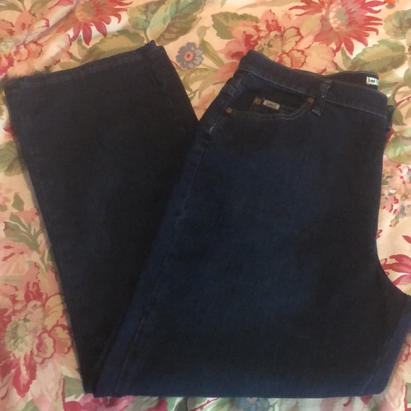 LEE Denim Size 14 Short Relaxed Straight Leg Classic 5-pocket Jeans
$78 NEW - Picture 3 of 16